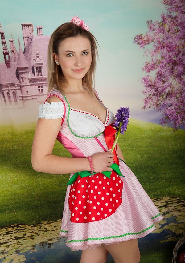 Ангелина, 35